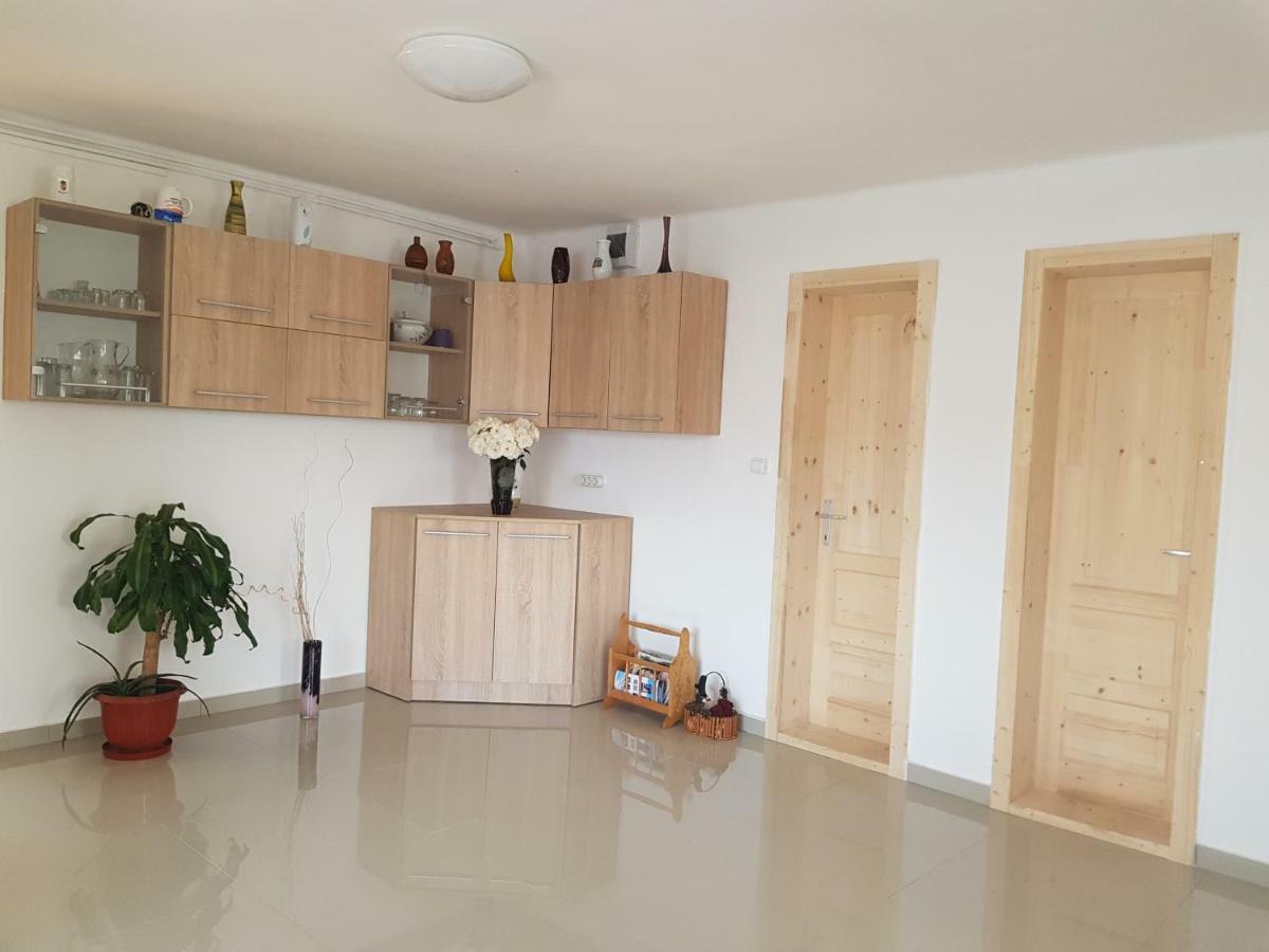 Rita Vendeghaz Daire Ciumani Dış mekan fotoğraf